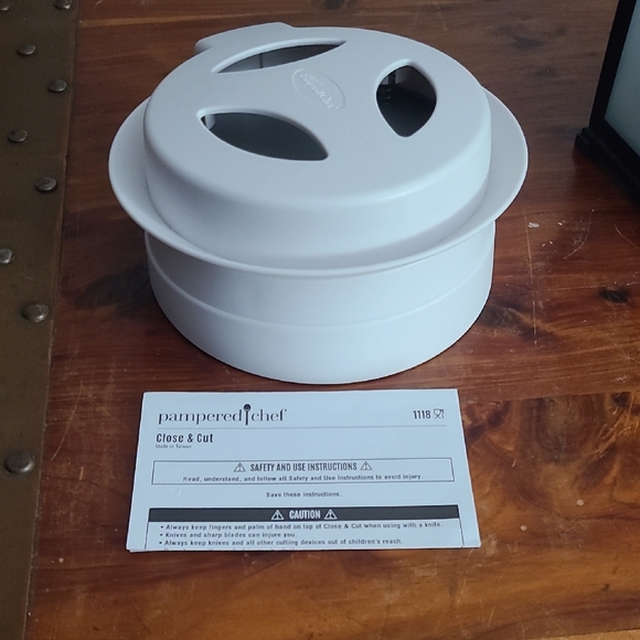 Pampered Chef Other - Pampered Chef White Slicing Tool